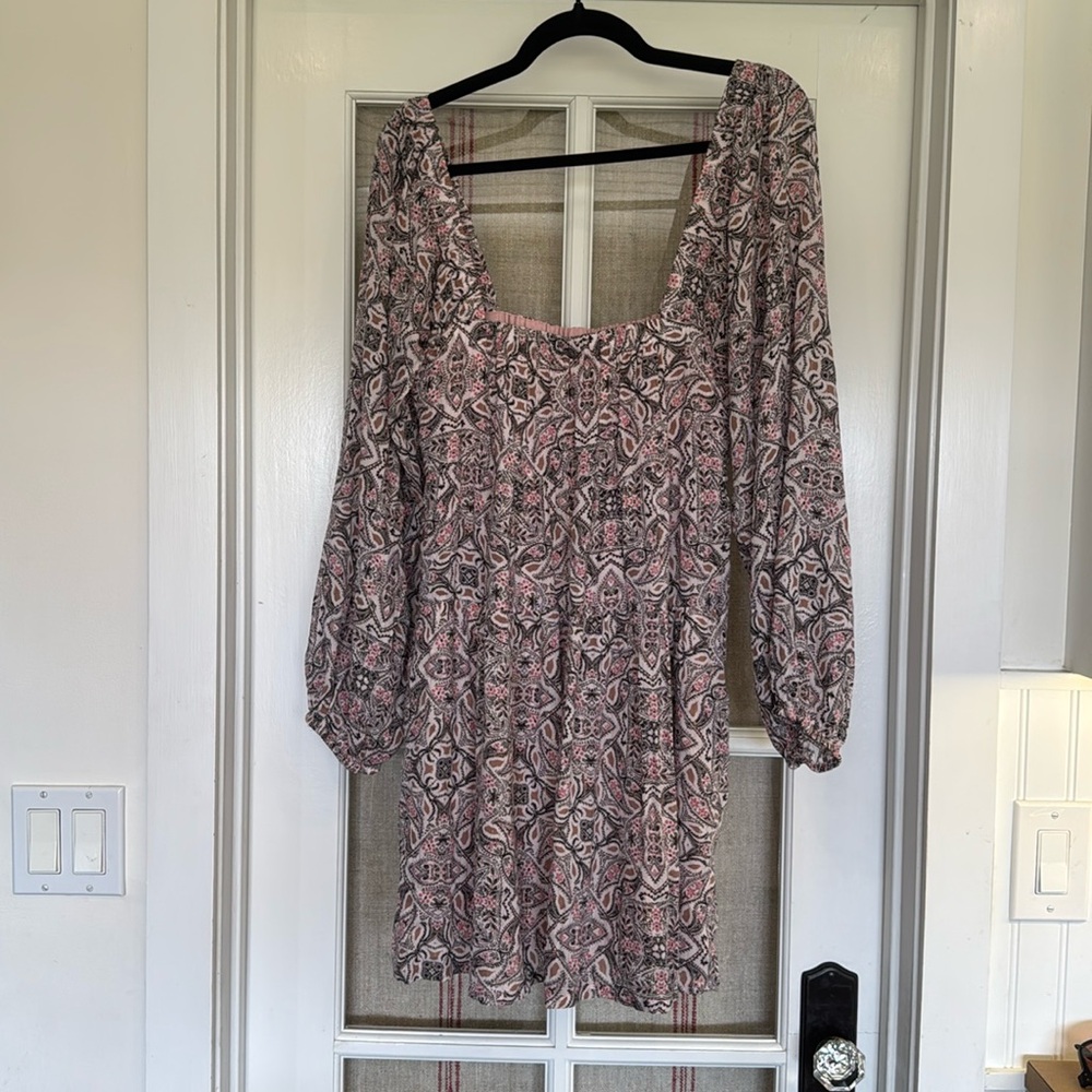Vici En Creme Paisley Dress